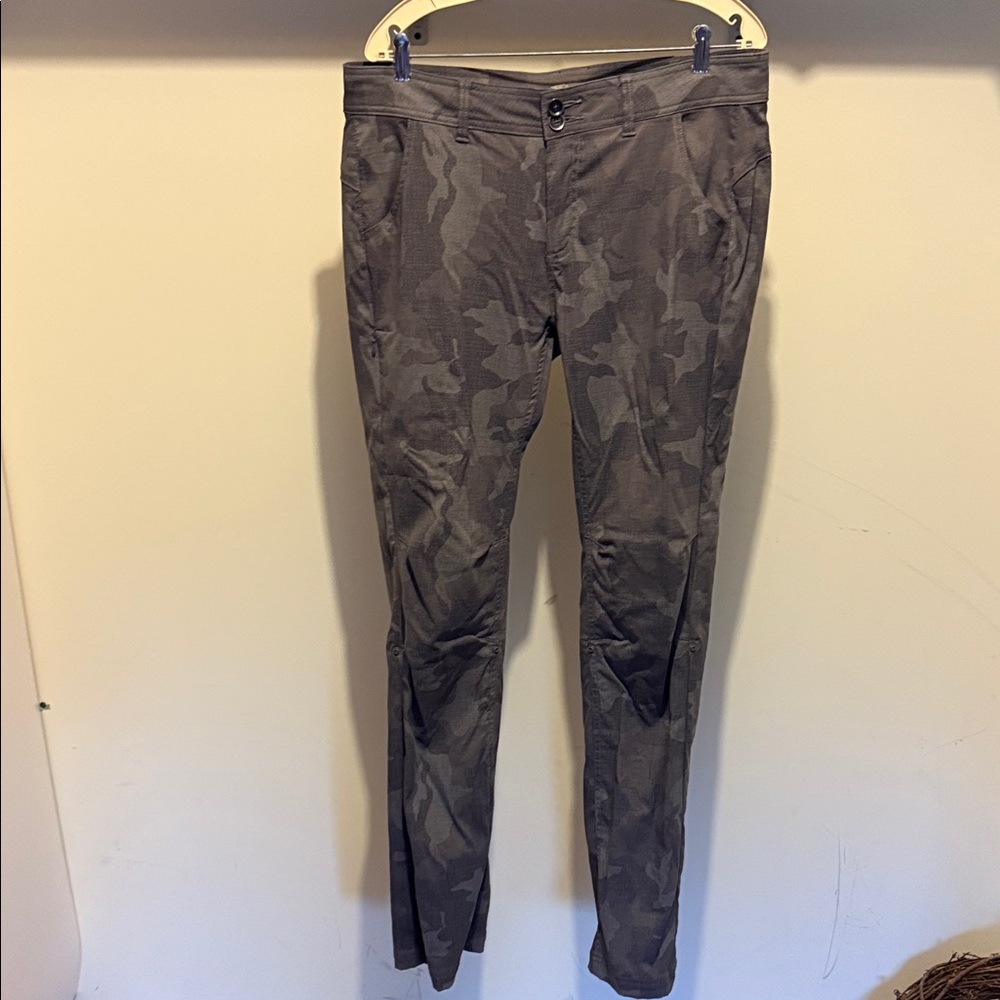 Prana Men's Gray Camouflage Chinos